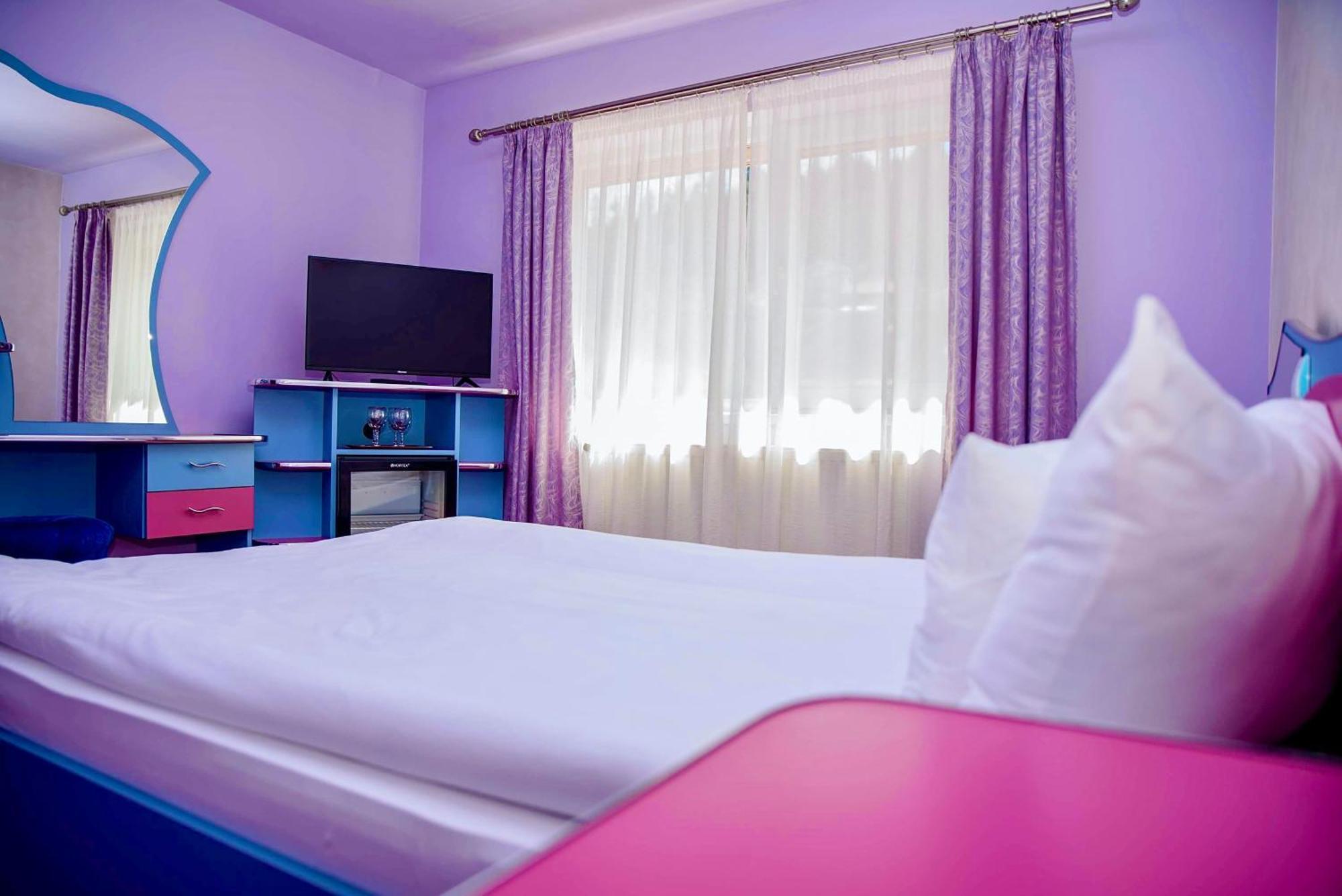 Hotel Yax Cîmpeni Quarto foto
